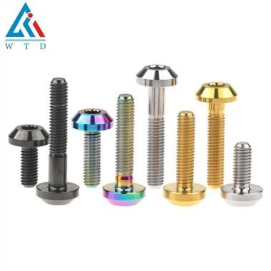 Titaanist kuuskantvihmavarjupeaga kruvi