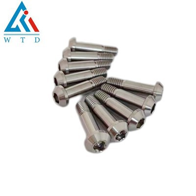 M8 X32mm titaanpoldid mootorratta kettale